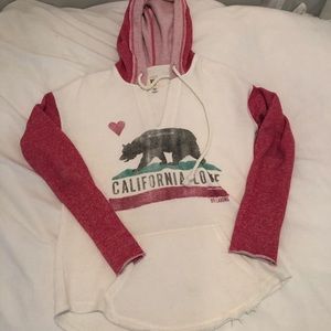 California Billabong sweatshirt. Super Cute!